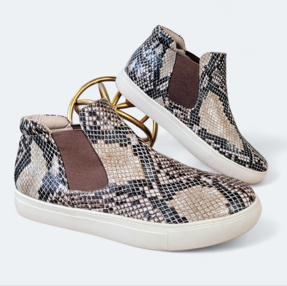 Coconuts by Matisse Snakeskin Print High Top Sneakers Chelsea Boots Size 7.5 - Picture 1 of 16